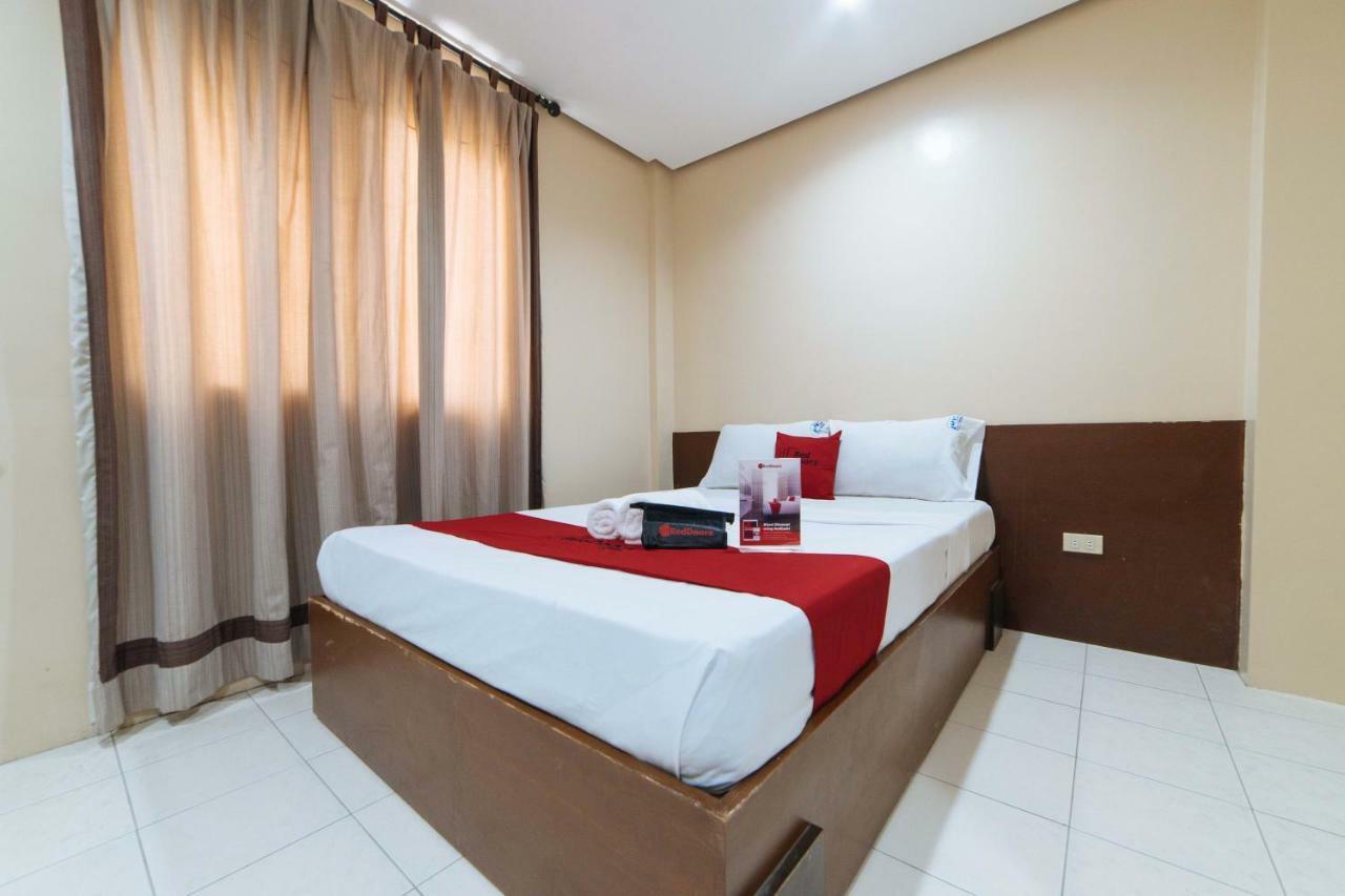 Hotel RedDoorz near Olongapo Bus Terminal Exterior foto