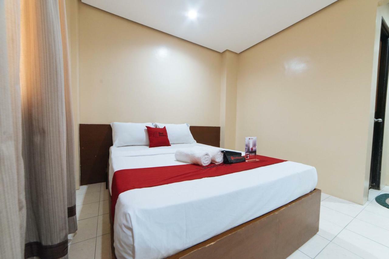 Hotel RedDoorz near Olongapo Bus Terminal Exterior foto
