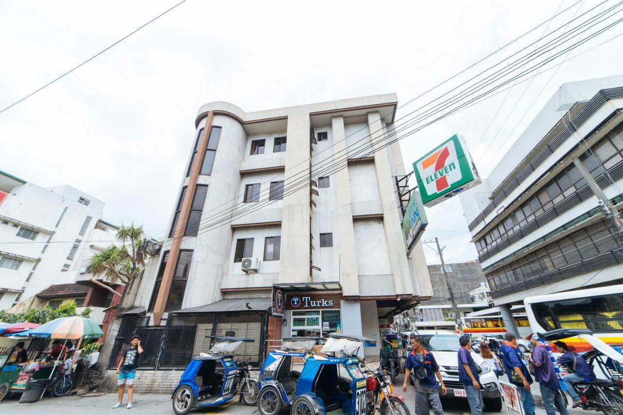 Hotel RedDoorz near Olongapo Bus Terminal Exterior foto